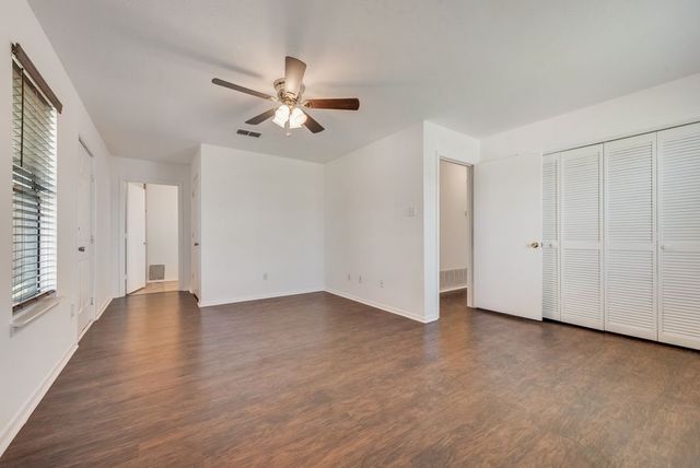 301 Lipscomb Street, Cleburne, TX 76031