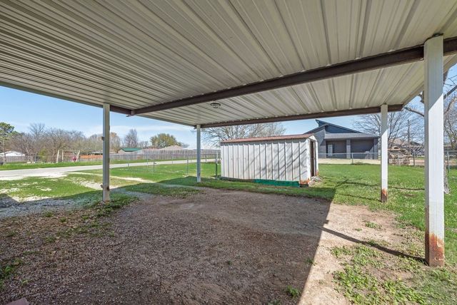 301 Lipscomb Street, Cleburne, TX 76031