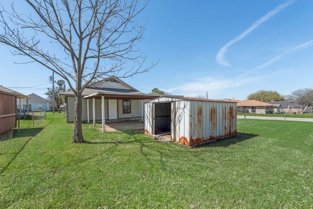 301 Lipscomb Street, Cleburne, TX 76031