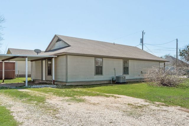 301 Lipscomb Street, Cleburne, TX 76031
