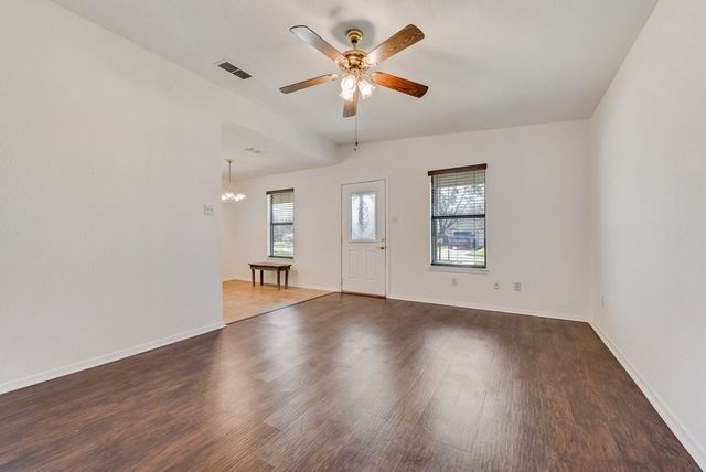 301 Lipscomb Street, Cleburne, TX 76031