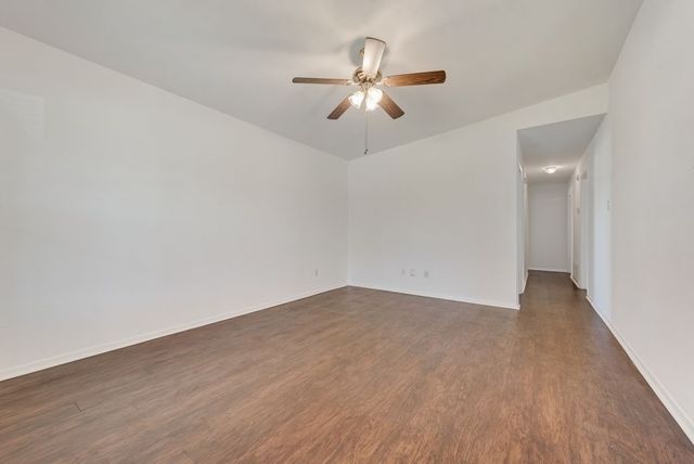 301 Lipscomb Street, Cleburne, TX 76031