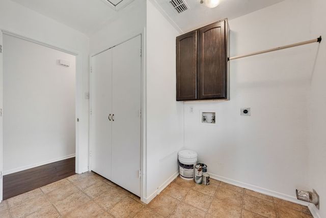 301 Lipscomb Street, Cleburne, TX 76031