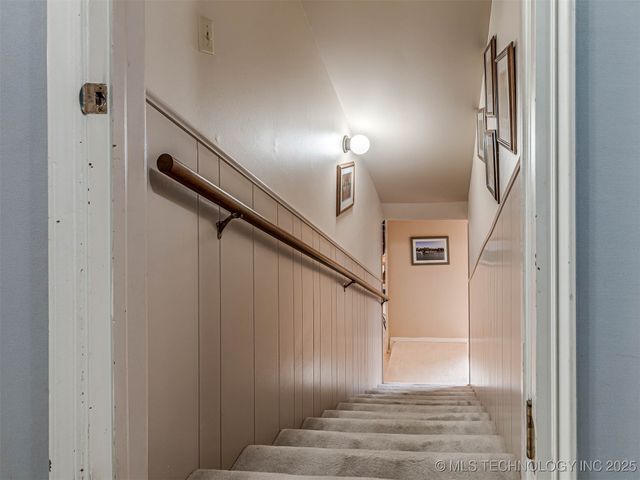 1201 Dogwood Court, Bartlesville, OK 74006