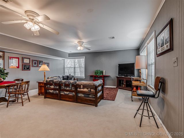 1201 Dogwood Court, Bartlesville, OK 74006