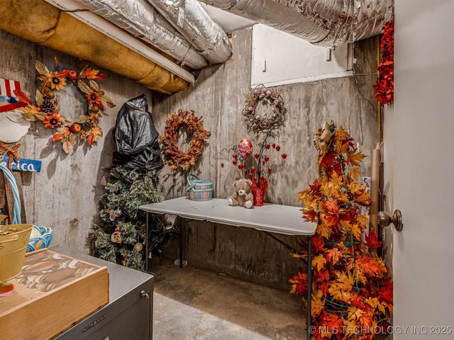 1201 Dogwood Court, Bartlesville, OK 74006