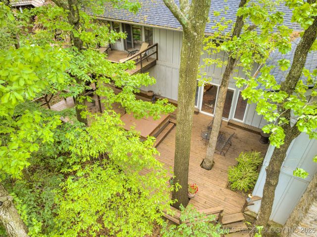 1201 Dogwood Court, Bartlesville, OK 74006