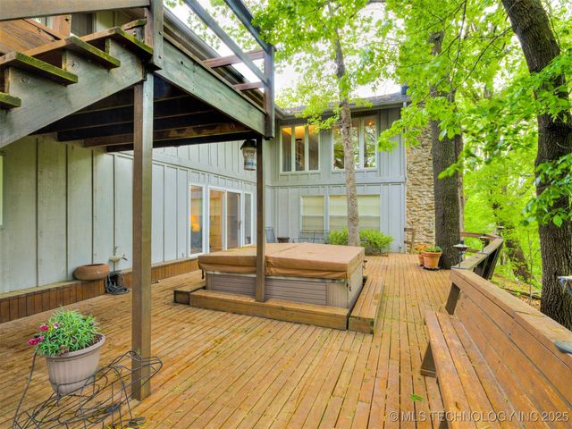 1201 Dogwood Court, Bartlesville, OK 74006