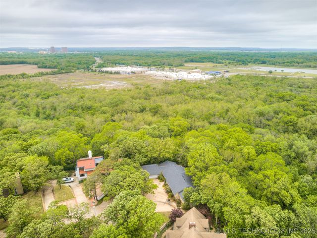 1201 Dogwood Court, Bartlesville, OK 74006