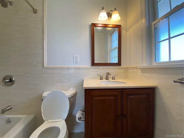 27 Grand Boulevard A, Scarsdale, NY 10583