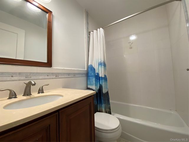 27 Grand Boulevard A, Scarsdale, NY 10583