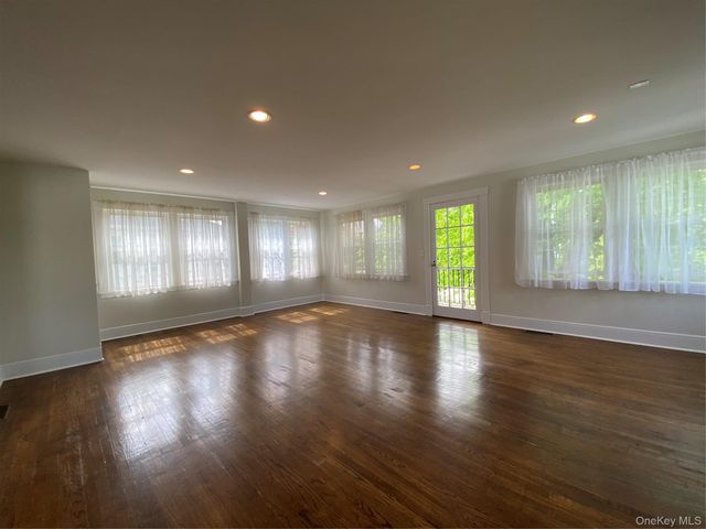 27 Grand Boulevard A, Scarsdale, NY 10583