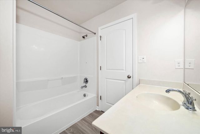 26 MUNRO RD, Newark, DE 19711