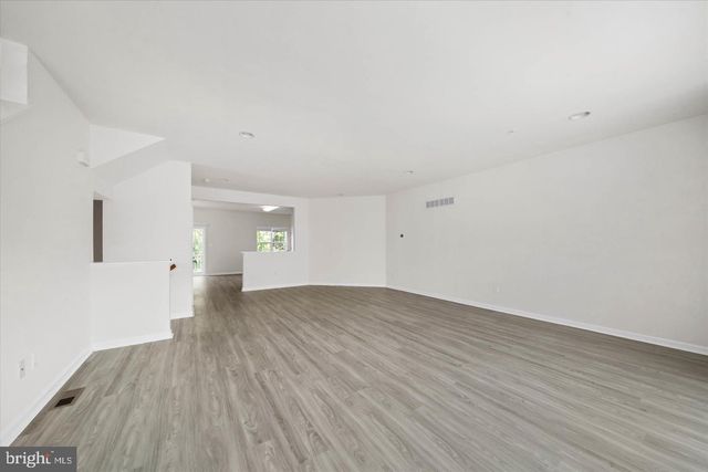 26 MUNRO RD, Newark, DE 19711