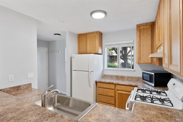 7651 Camino Colegio, Rohnert Park, CA 94928