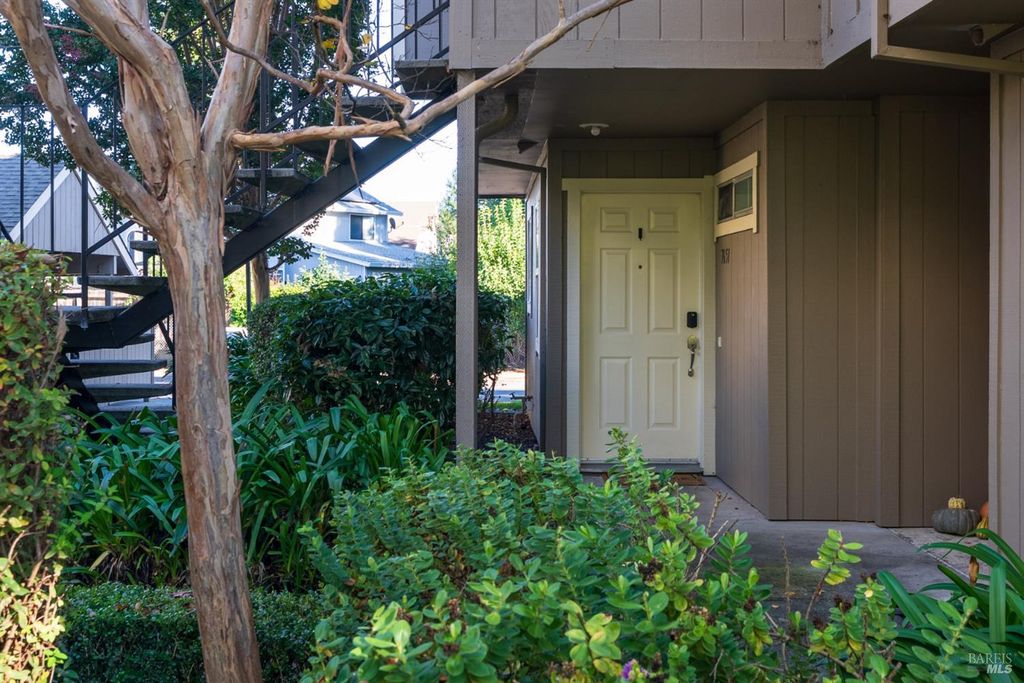 7651 Camino Colegio, Rohnert Park, CA 94928