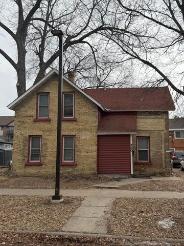 320 8th Avenue S, Saint Cloud, MN 56301