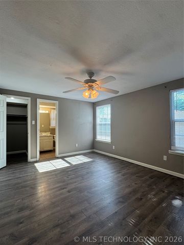 1809 W Galveston Street, Broken Arrow, OK 74012