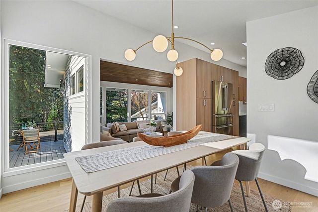 6560 W Mercer Way, Mercer Island, WA 98040