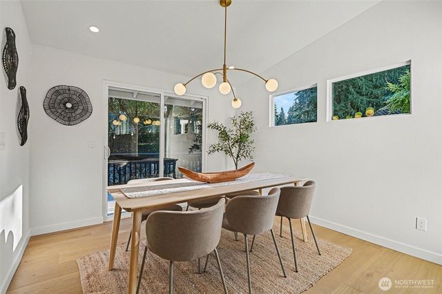 6560 W Mercer Way, Mercer Island, WA 98040