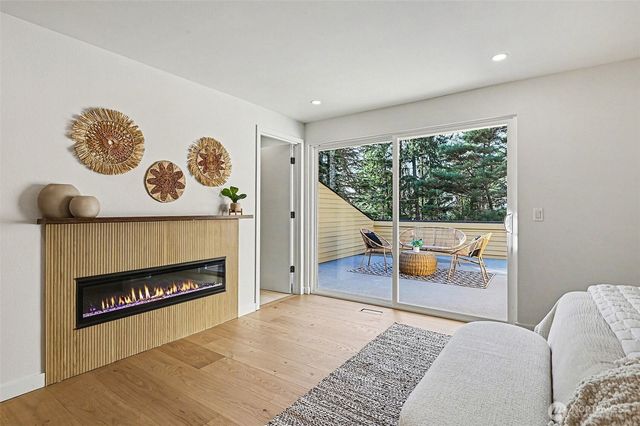 6560 W Mercer Way, Mercer Island, WA 98040