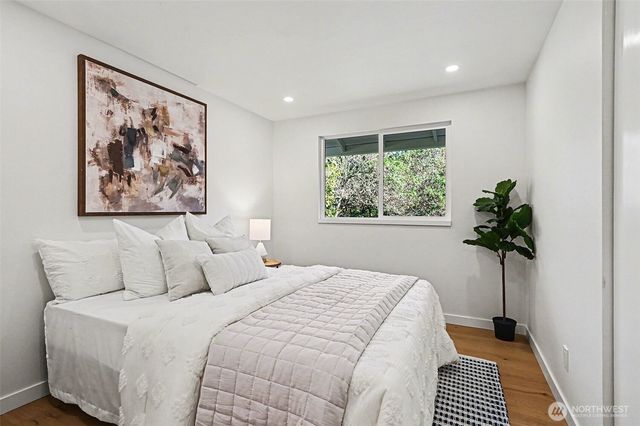 6560 W Mercer Way, Mercer Island, WA 98040