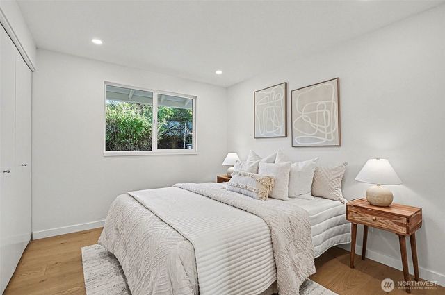 6560 W Mercer Way, Mercer Island, WA 98040