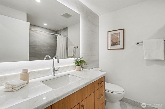 6560 W Mercer Way, Mercer Island, WA 98040