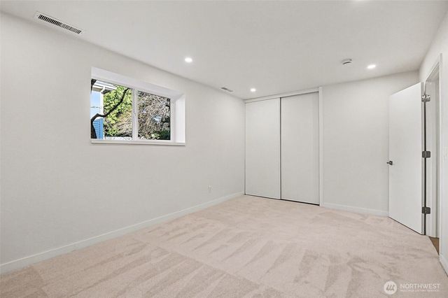 6560 W Mercer Way, Mercer Island, WA 98040