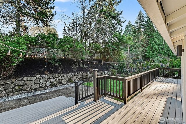6560 W Mercer Way, Mercer Island, WA 98040