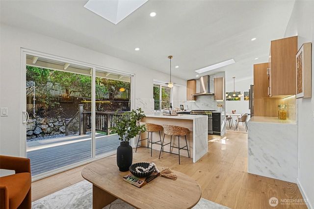 6560 W Mercer Way, Mercer Island, WA 98040