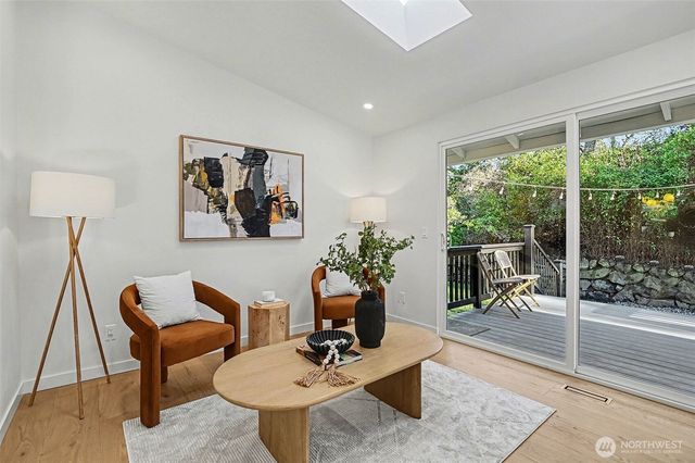 6560 W Mercer Way, Mercer Island, WA 98040