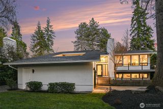 6560 W Mercer Way, Mercer Island, WA 98040