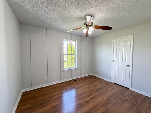 2310 Forrest Fields Dr, Chapel Hill, TN 37034