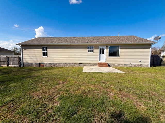 2310 Forrest Fields Dr, Chapel Hill, TN 37034