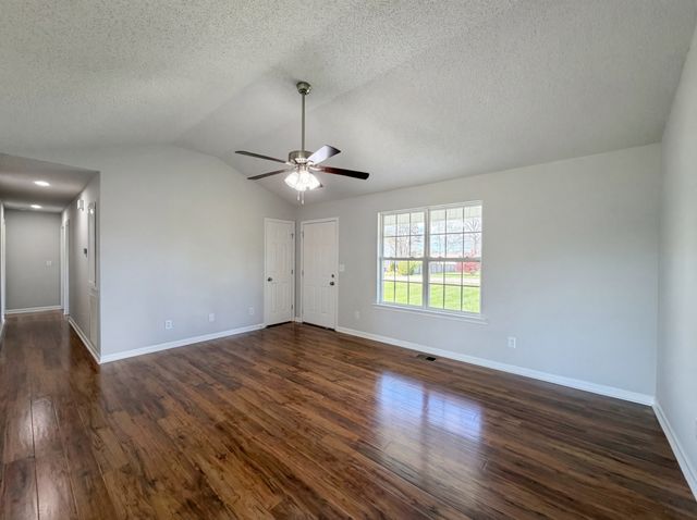2310 Forrest Fields Dr, Chapel Hill, TN 37034