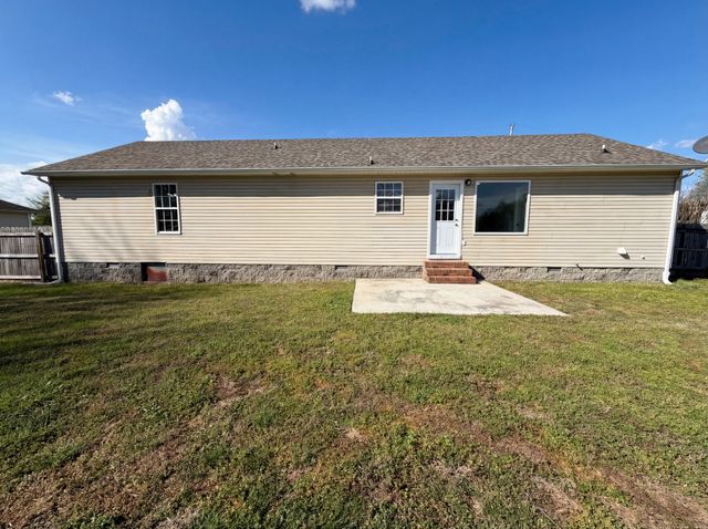 2310 Forrest Fields Dr, Chapel Hill, TN 37034