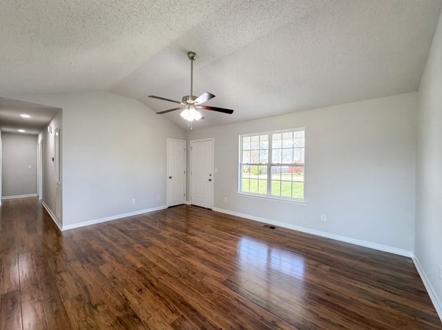 2310 Forrest Fields Dr, Chapel Hill, TN 37034