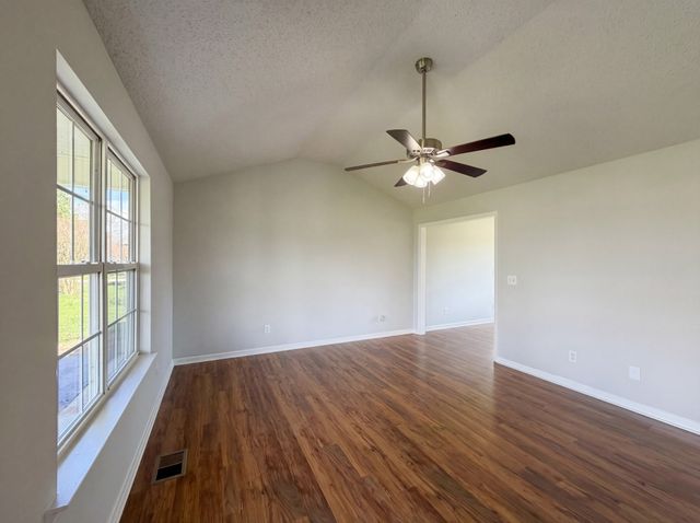 2310 Forrest Fields Dr, Chapel Hill, TN 37034