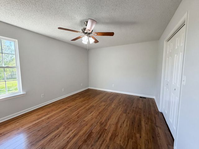 2310 Forrest Fields Dr, Chapel Hill, TN 37034
