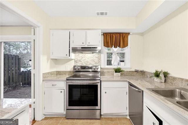 2761 Farmstead Road SE, Smyrna, GA 30080