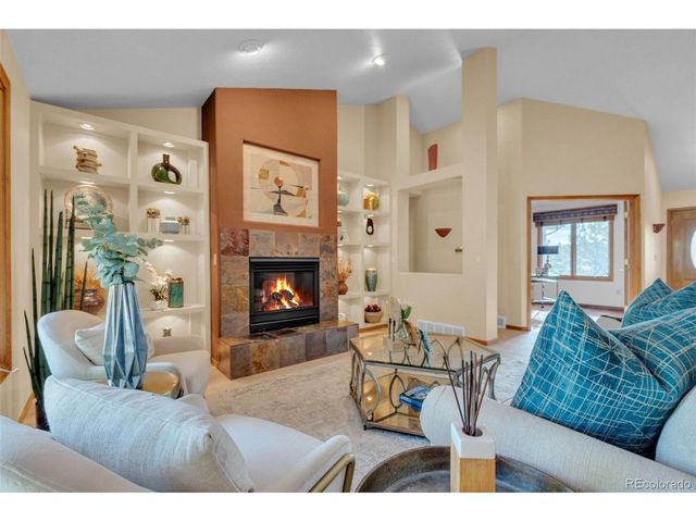 8332 Bannock Rd, Larkspur, CO 80118