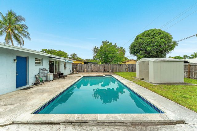 5543 SW 7th Street, Margate, FL 33068