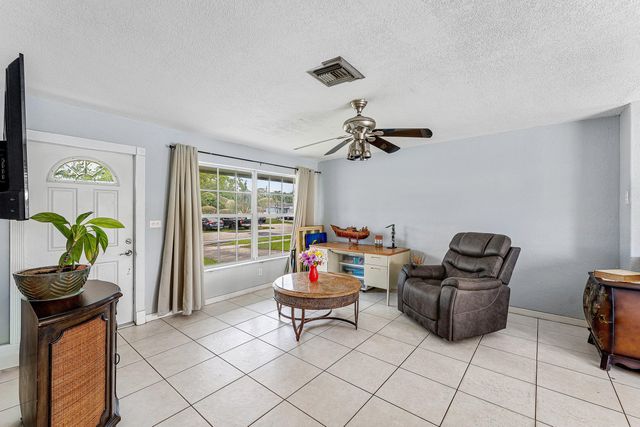 5543 SW 7th Street, Margate, FL 33068