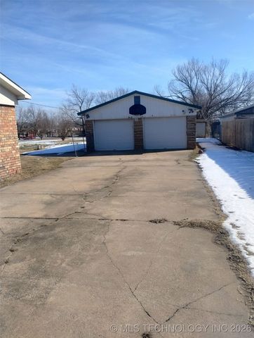 1035 N 89th East Avenue, Tulsa, OK 74115