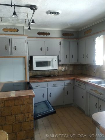 1035 N 89th East Avenue, Tulsa, OK 74115