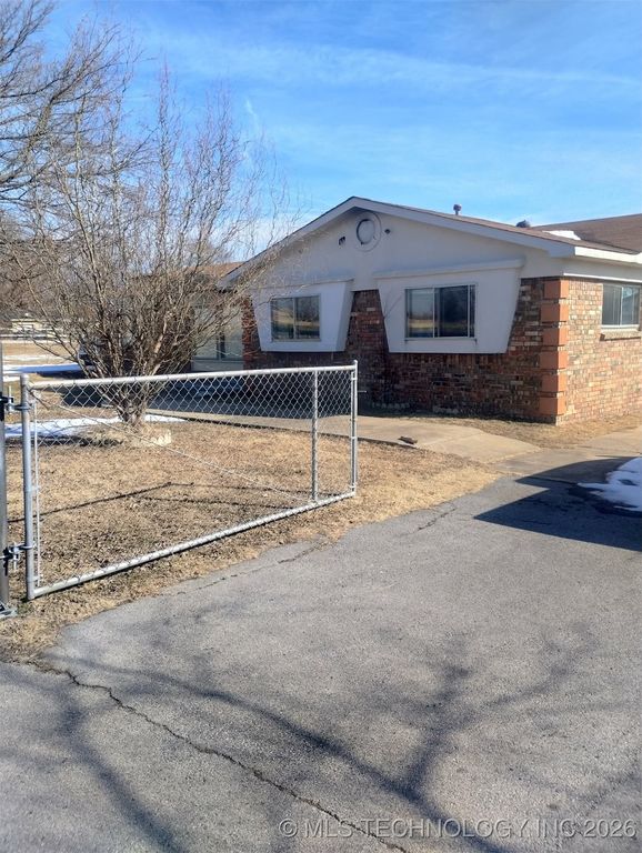 1035 N 89th East Avenue, Tulsa, OK 74115