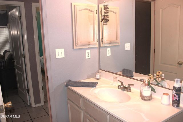 2021 SUN COUNTRY Drive, El Paso, TX 79938
