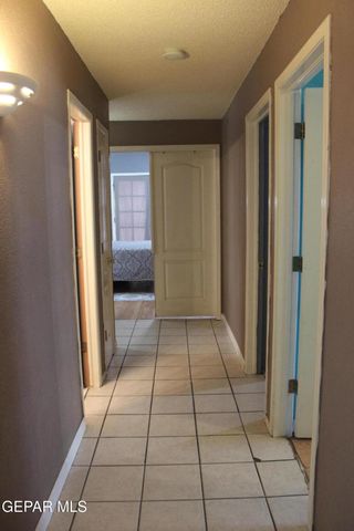2021 SUN COUNTRY Drive, El Paso, TX 79938