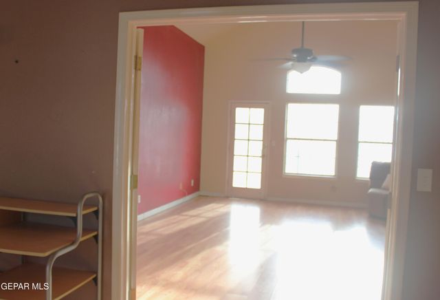 2021 SUN COUNTRY Drive, El Paso, TX 79938